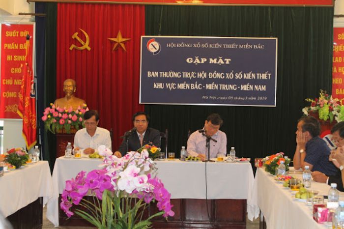 Hội nghị toàn thể những thành viên thuộc Hội đồng XSKT của miền Bắc mỗi quý họp một lần